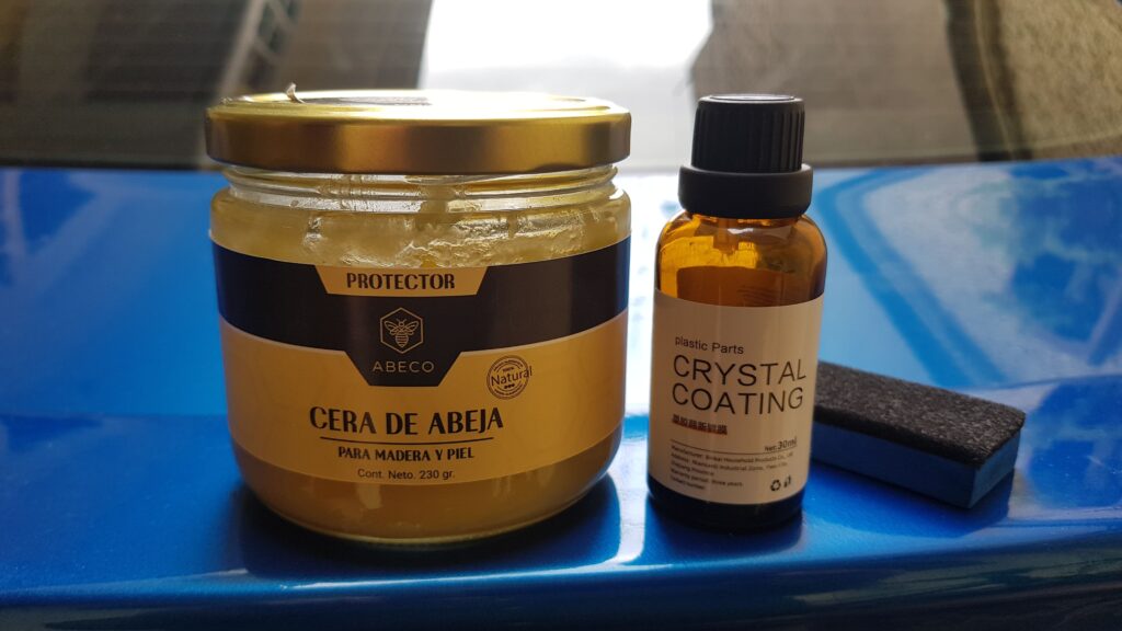 Cera de Abeja para Auto y Líquido restaurador de Plásticos